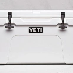 YETI Tundra 45 18 YETI Tundra 45